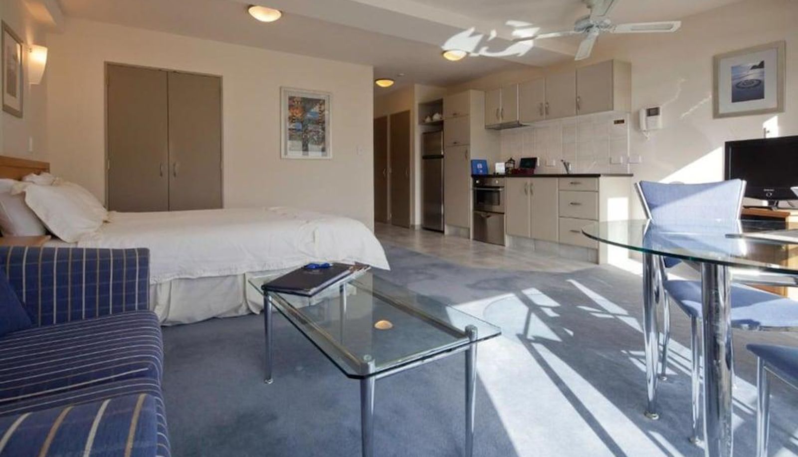 Standard room - The Anchorage Apartments