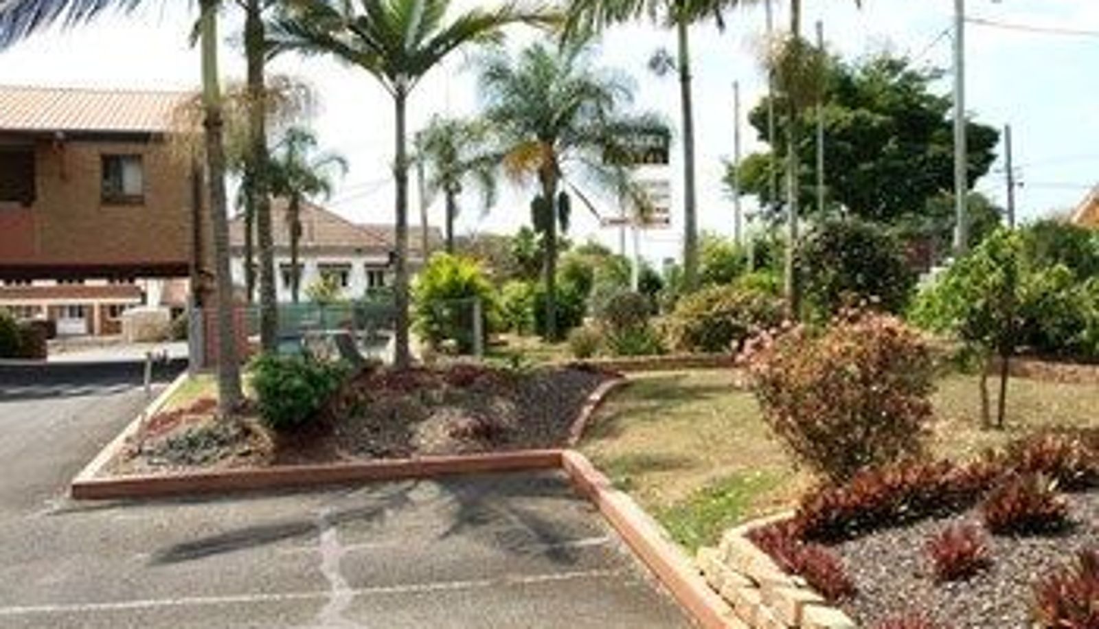 Info - Lancaster Court Motel