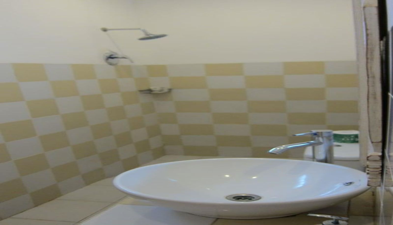 Bathroom - Scallywags Mango Motel