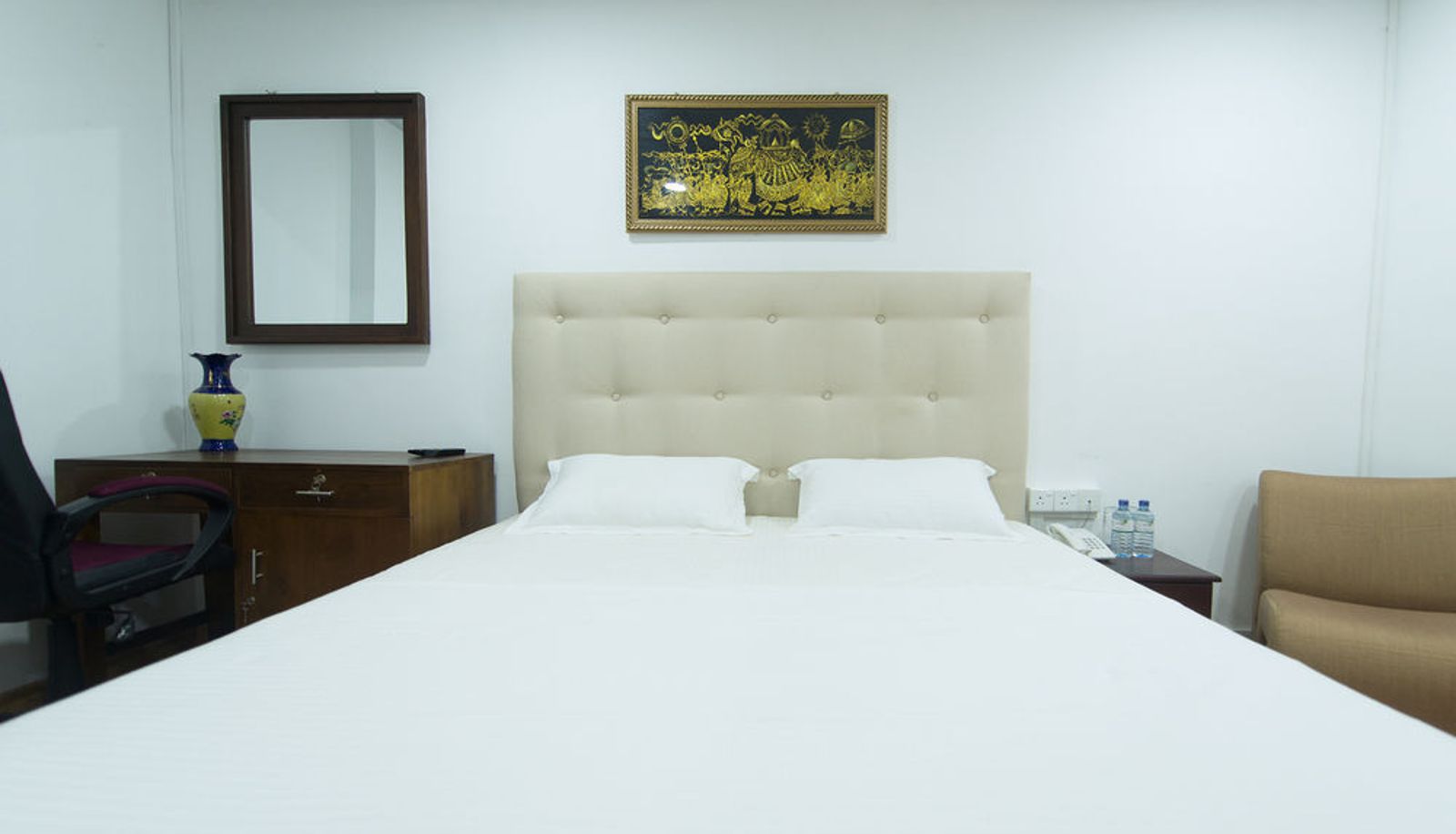 Standard room - Metro City Hotel