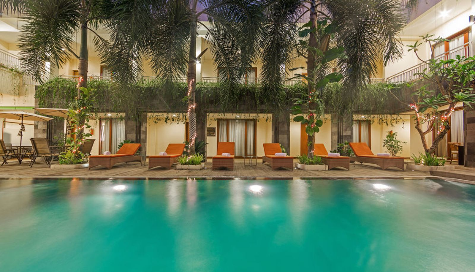 Zwembad - ZEN Rooms Kuta Tuban Suites