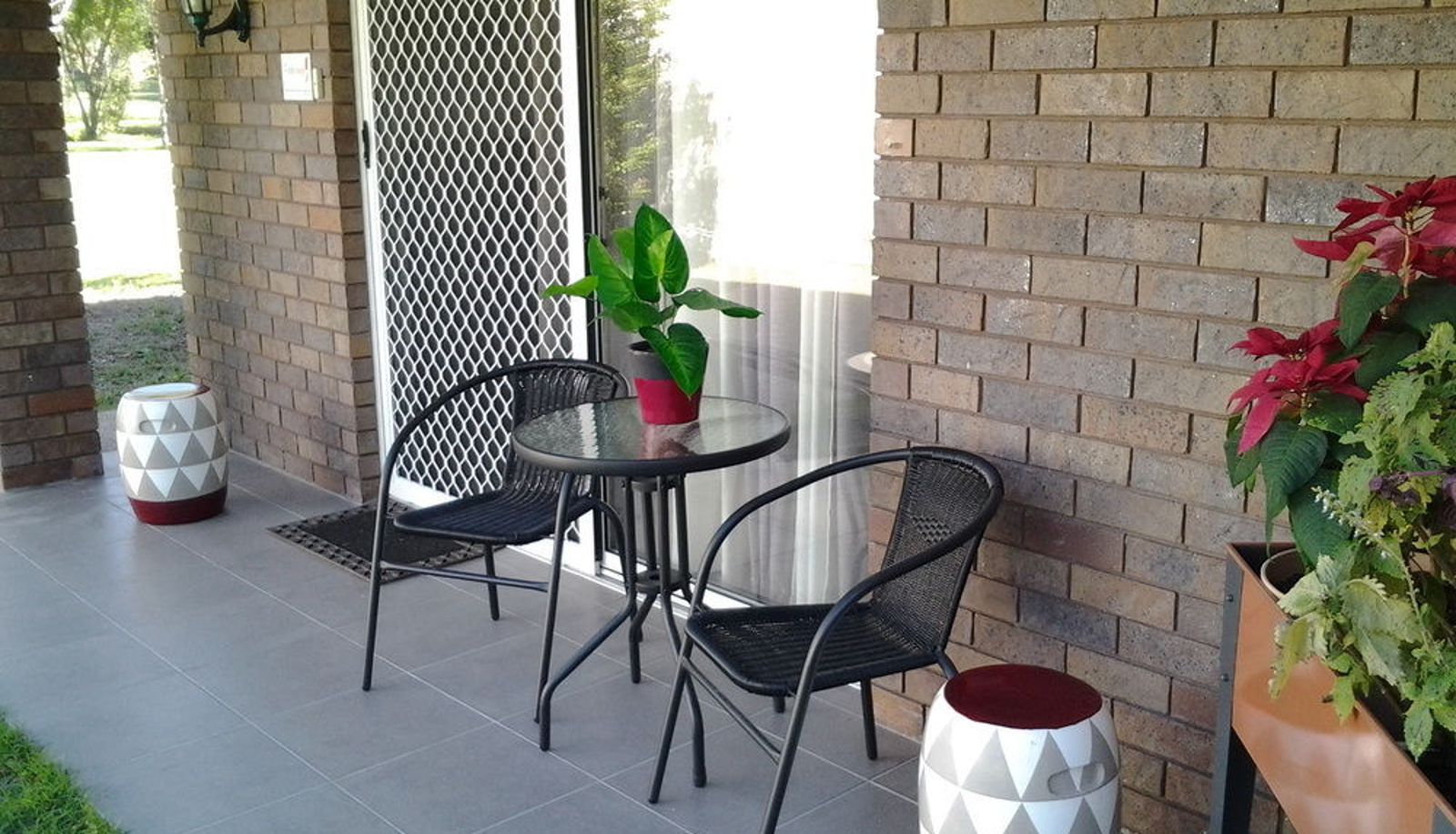 Apartment - Bottlebrush Apartment