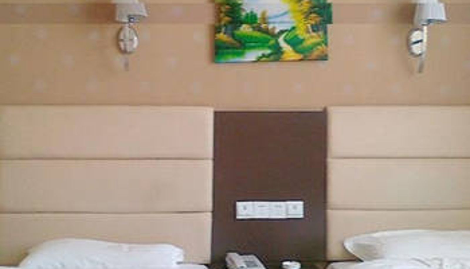 Zimmer - Xuanyue Holiday Inn (Luoyang Wuzhou International Industrial Expo City Branch)