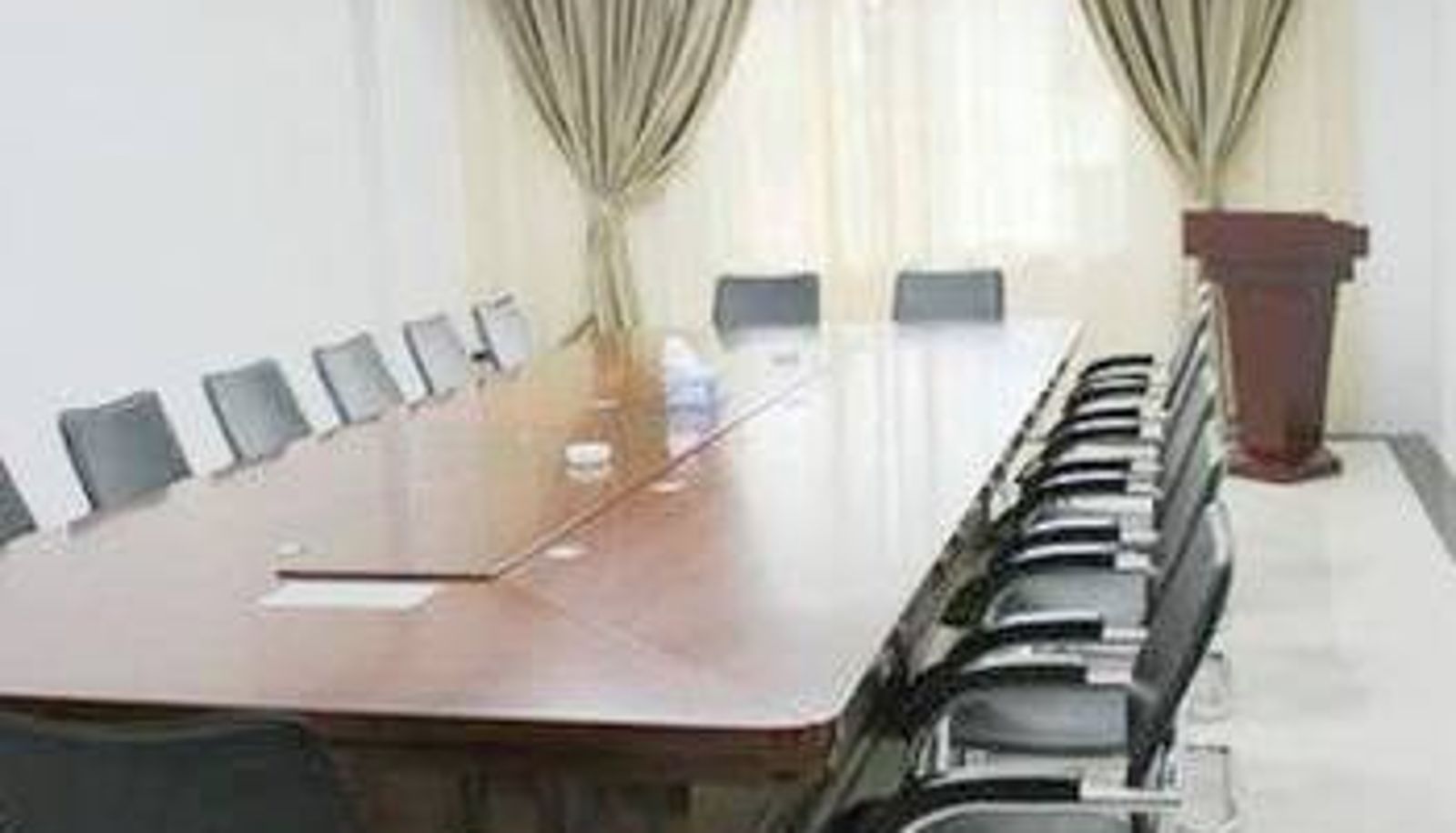 Sala konferencyjna - Liyi Hotel · people's Square store of Maoming high speed railway station