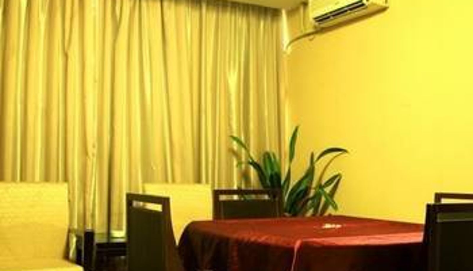 Camera - Chinese Redbud City Chain Hotel
