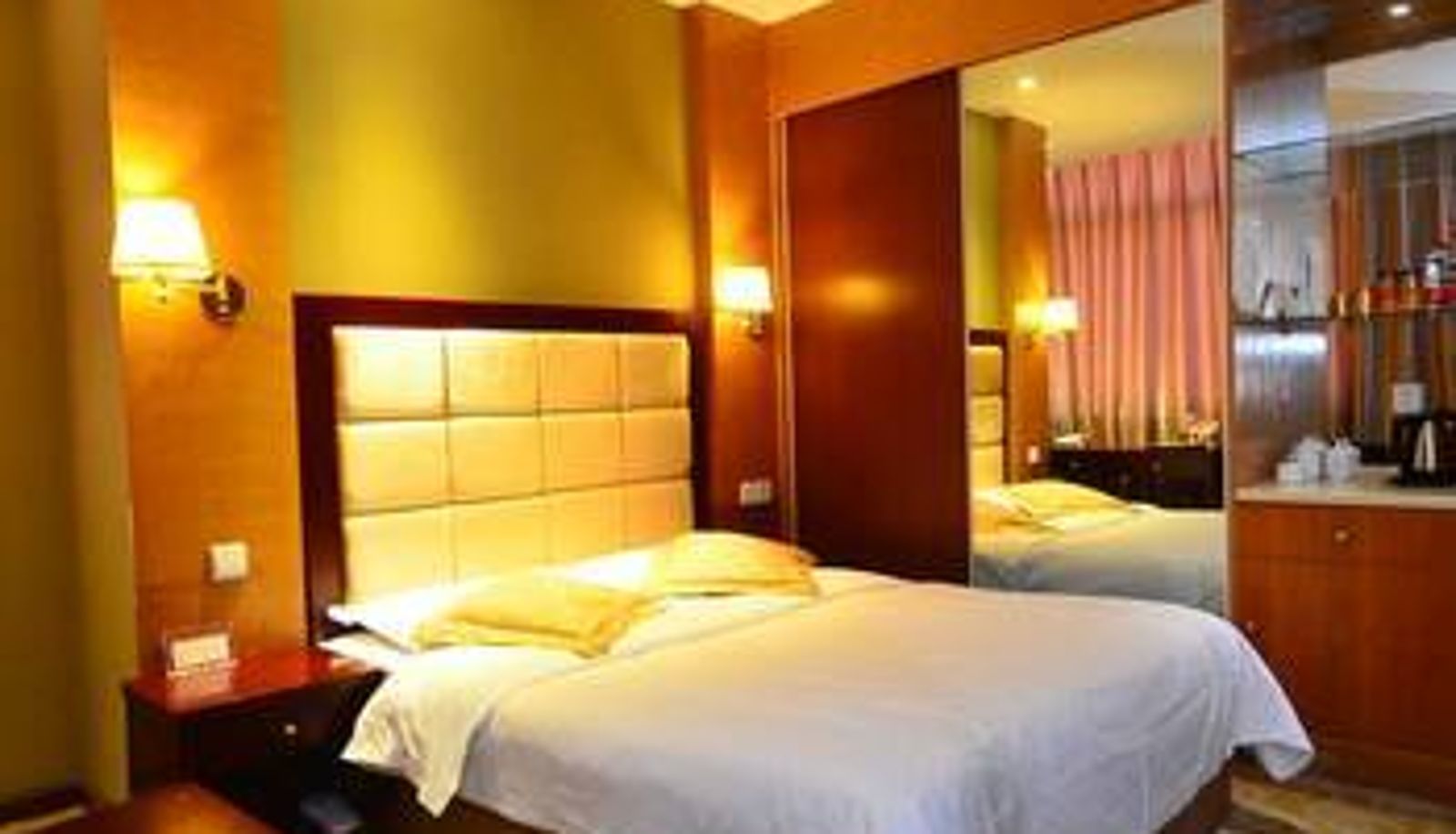 Zimmer - West Lake International Hotel