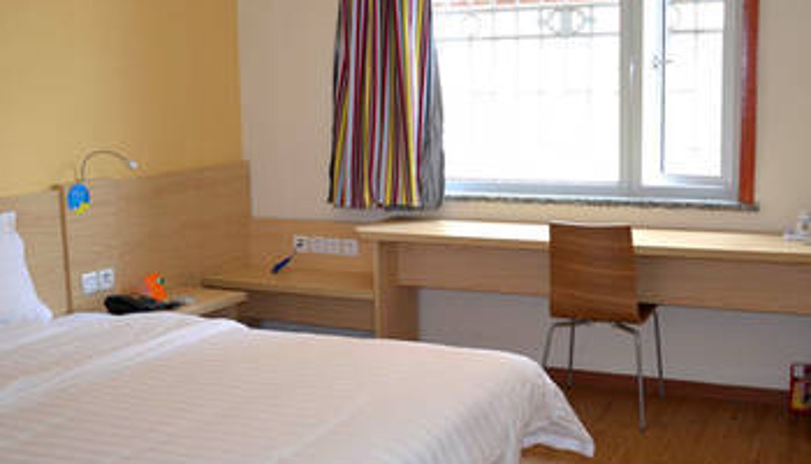 Room - 7天连锁酒店(石家庄火车站槐安路店)