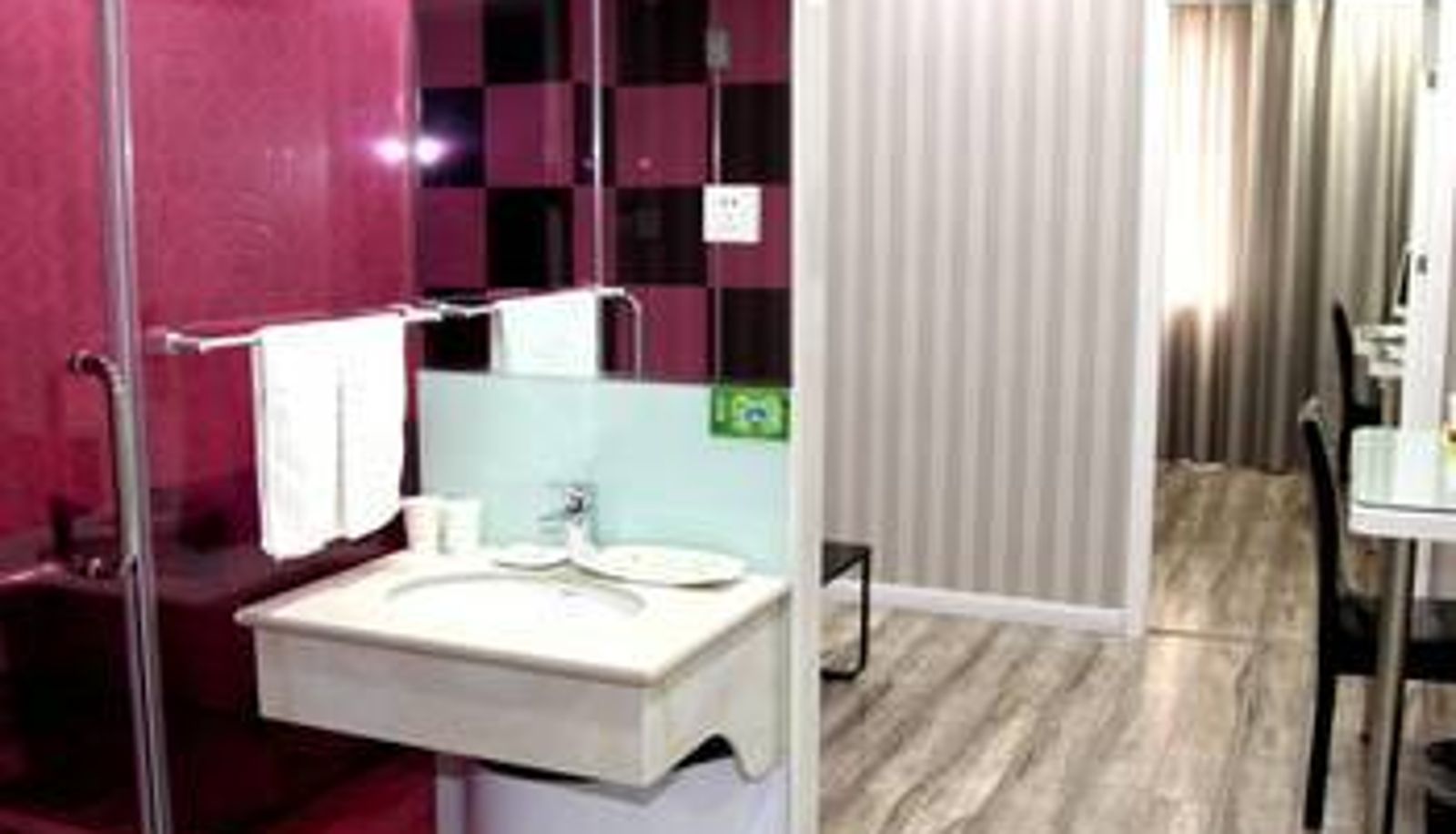 Xingtai Leke Express Hotel