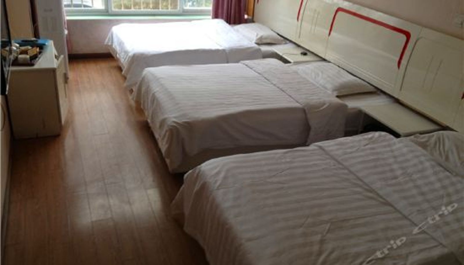 Habitación triple - 资阳海峰宾馆