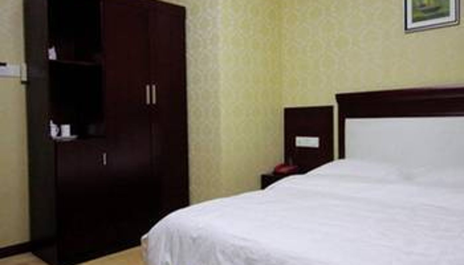 Room - 易佰连锁(长沙五一广场步行街地铁站店)