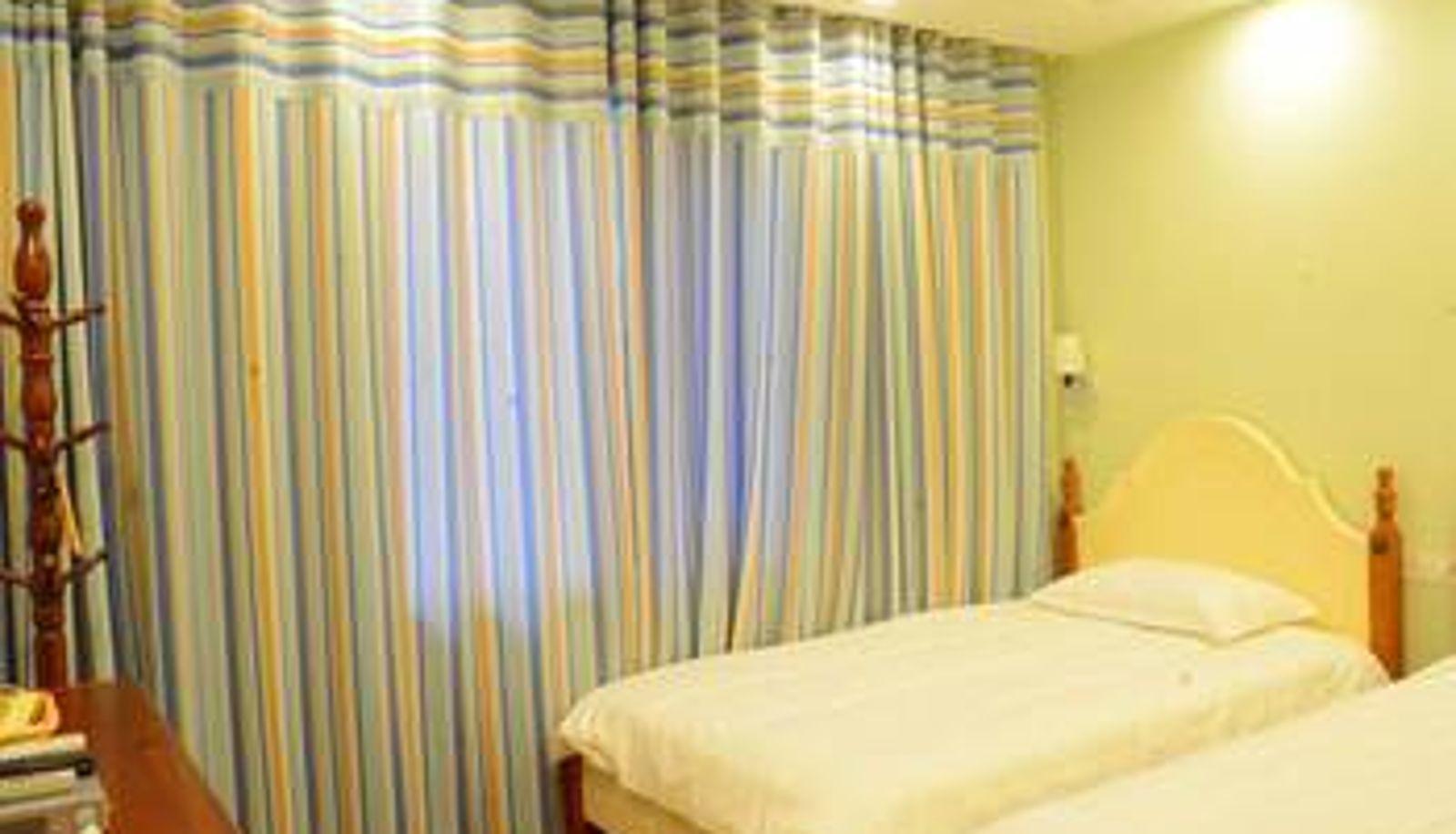 Room - Junshe · Internet celebrity American style hostel (Guilin Normal University Yucai West Gate Store)