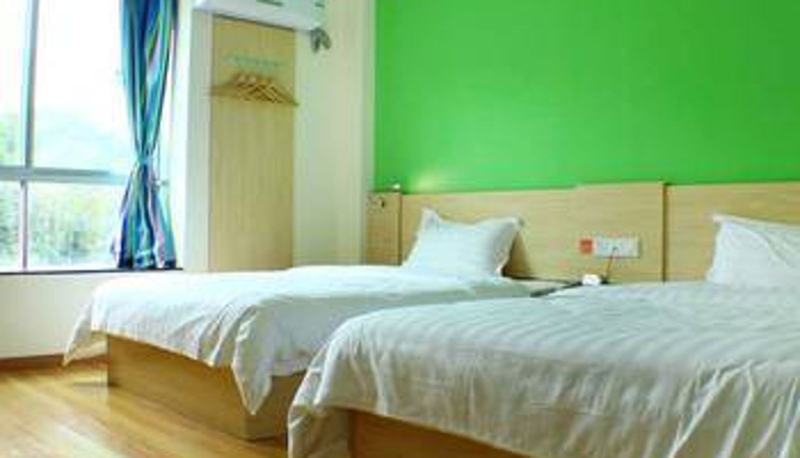Zimmer - 7 Days Hotel (Shaoguan Renhua Danxia Mountain Branch)