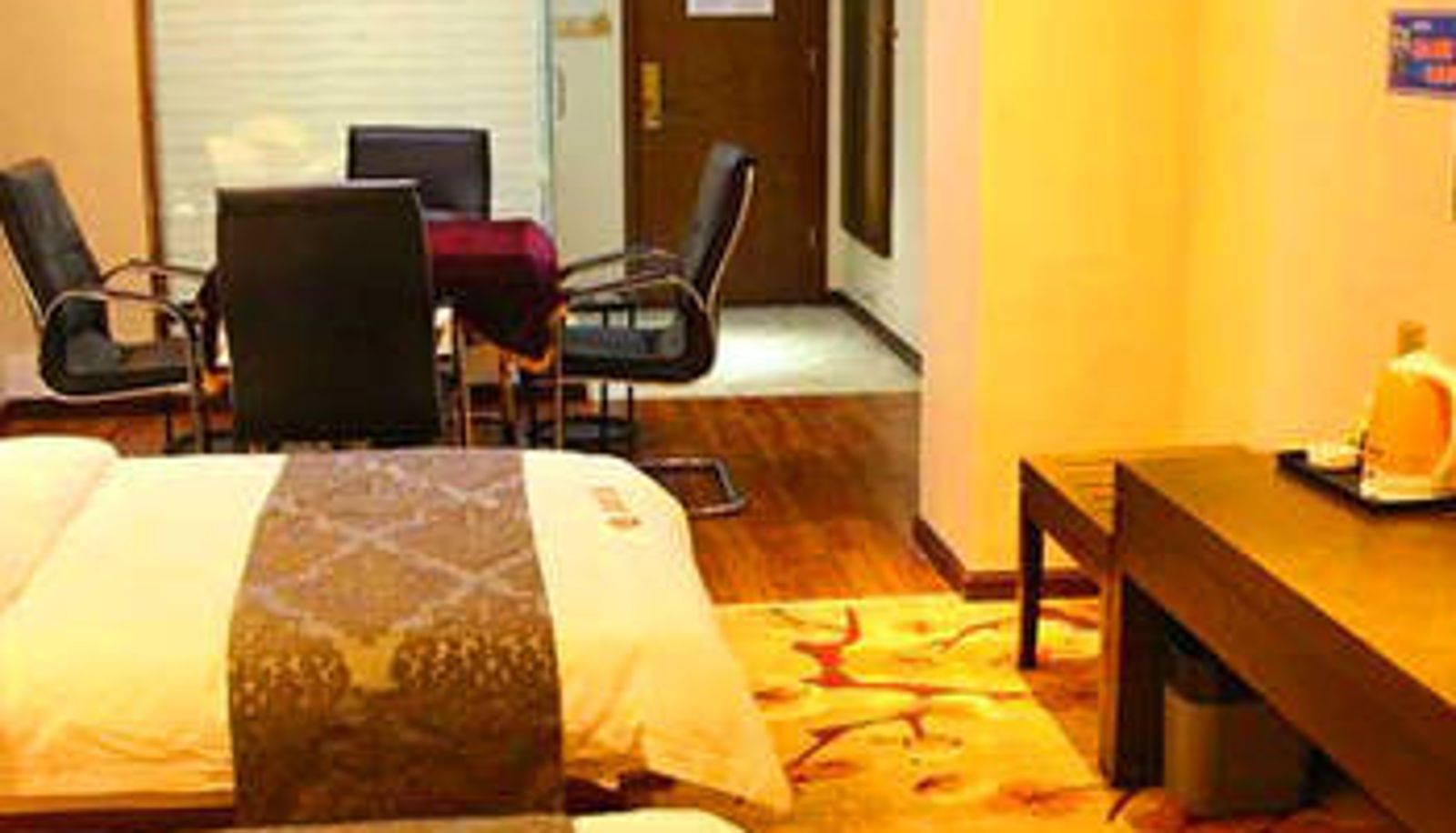 Zimmer - Jinhong Holiday Hotel (West Asia City Branch)