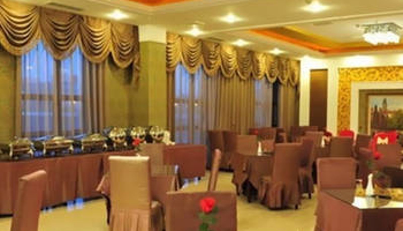 Ontbijtzaal in het restaurant - 巴彦淖尔市中环国际酒店
