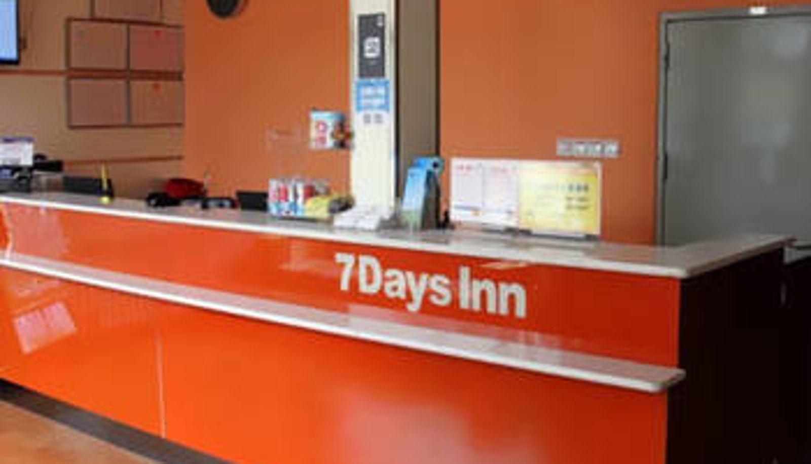 Lobby - 7 Days Inn