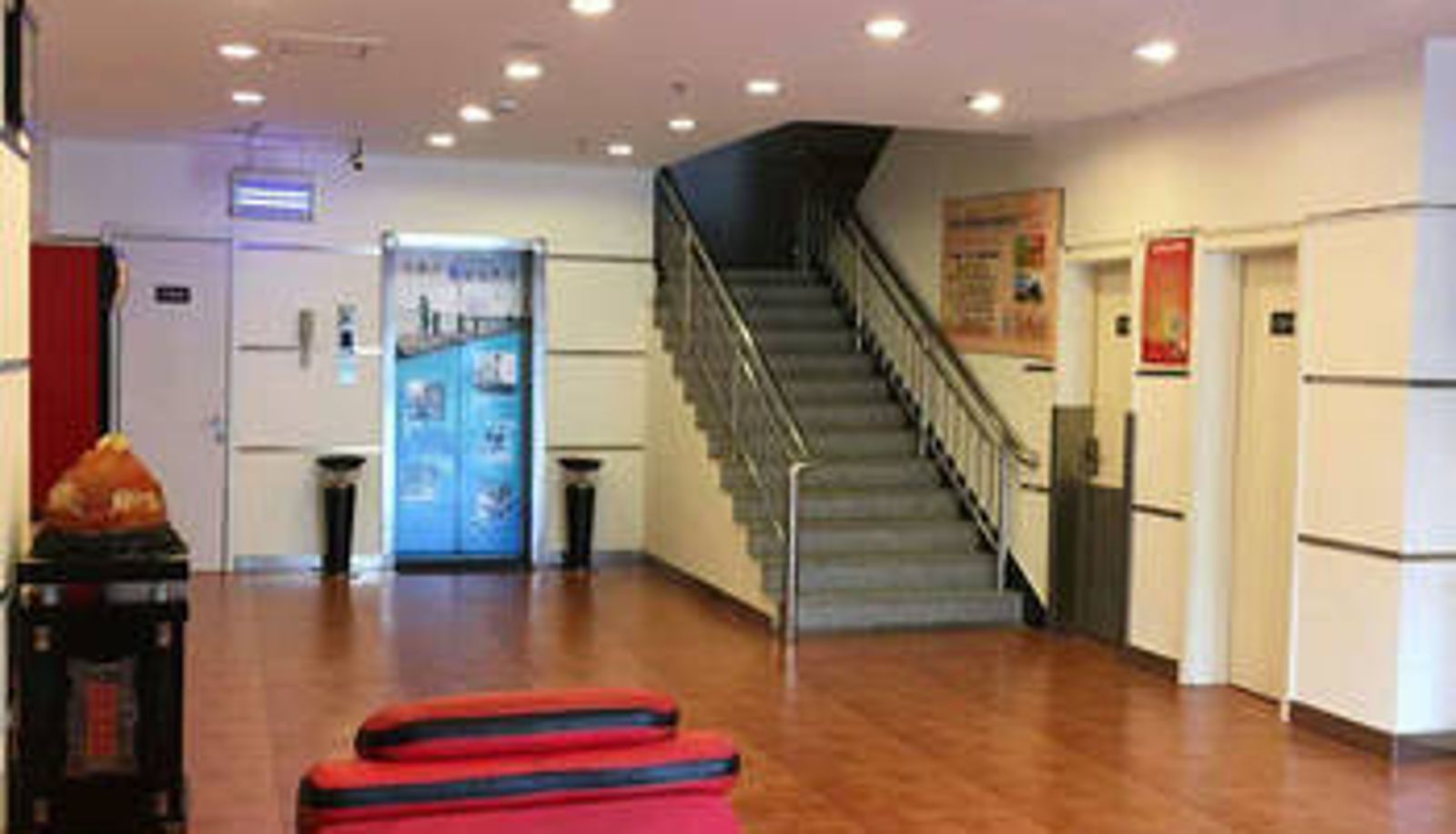 Lobby - 7 Days Inn