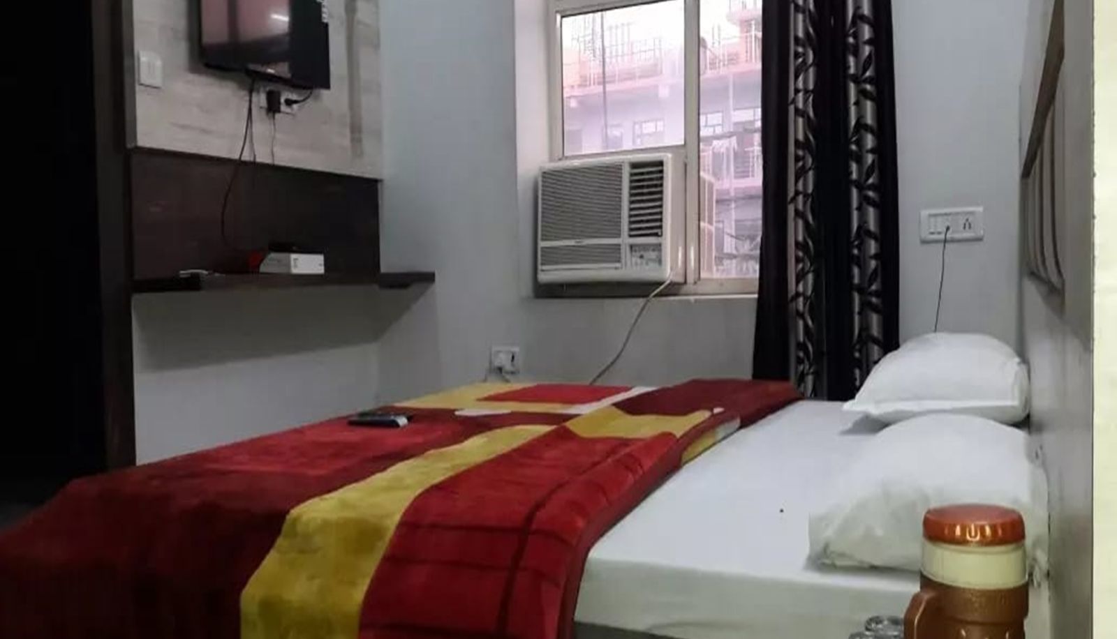 Standard room (double) - Hotel Vardhaman