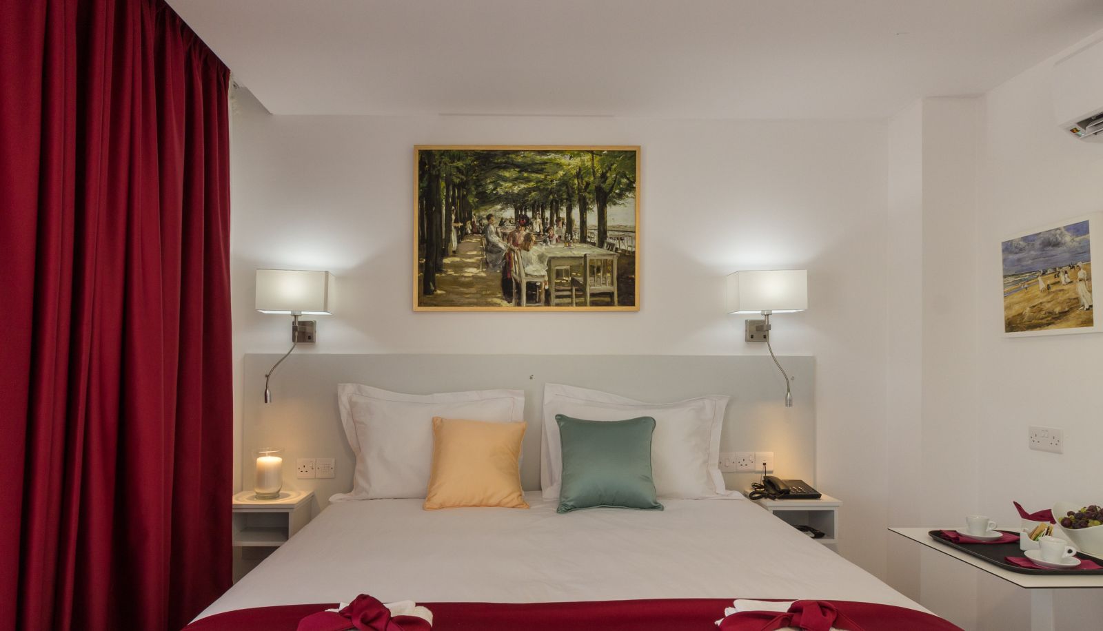 Room with balcony - Art & Wine Studios and Apts