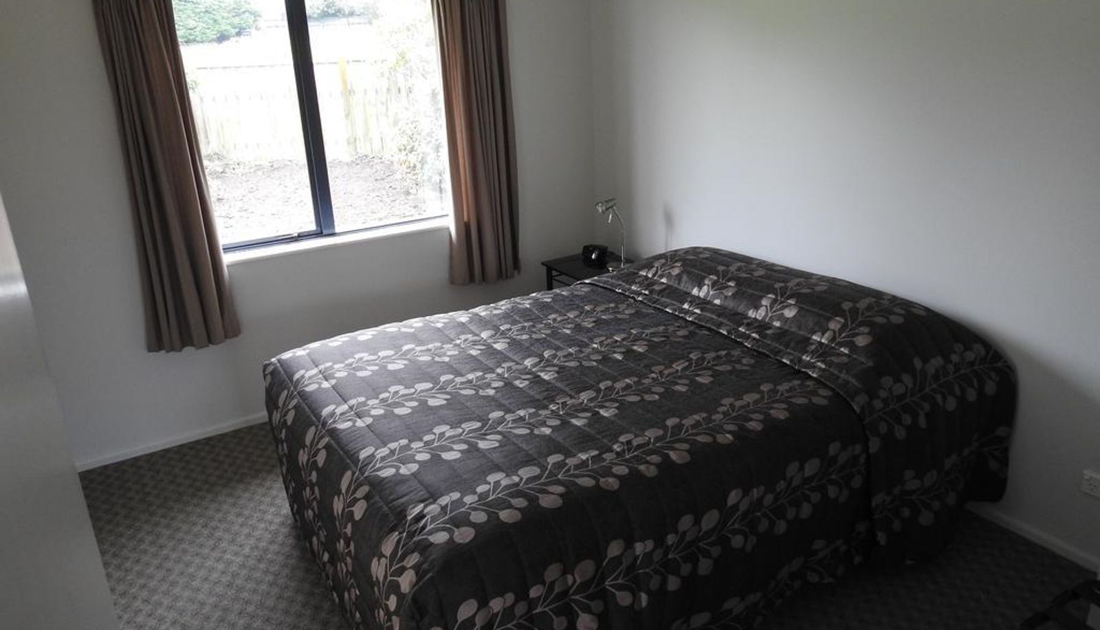 Info - Tudor Lodge Motel