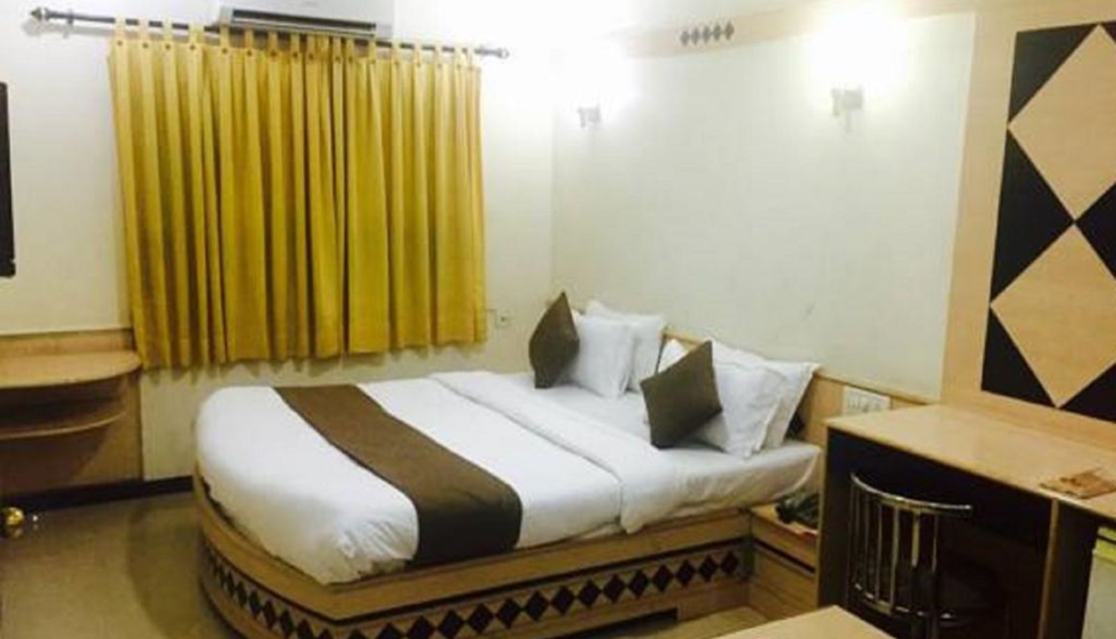 Standard room (double) - Hotel Ever Krishna