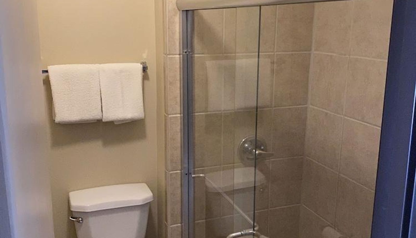 Bathroom - Four Winds Motel & RV Park