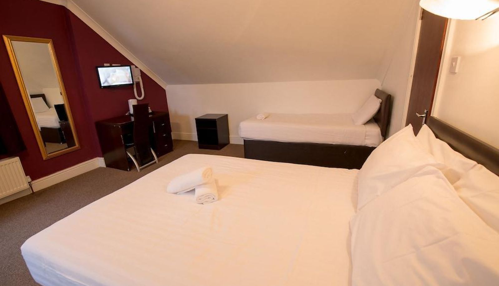 Habitación estándar - Rotana Hotel Limited
