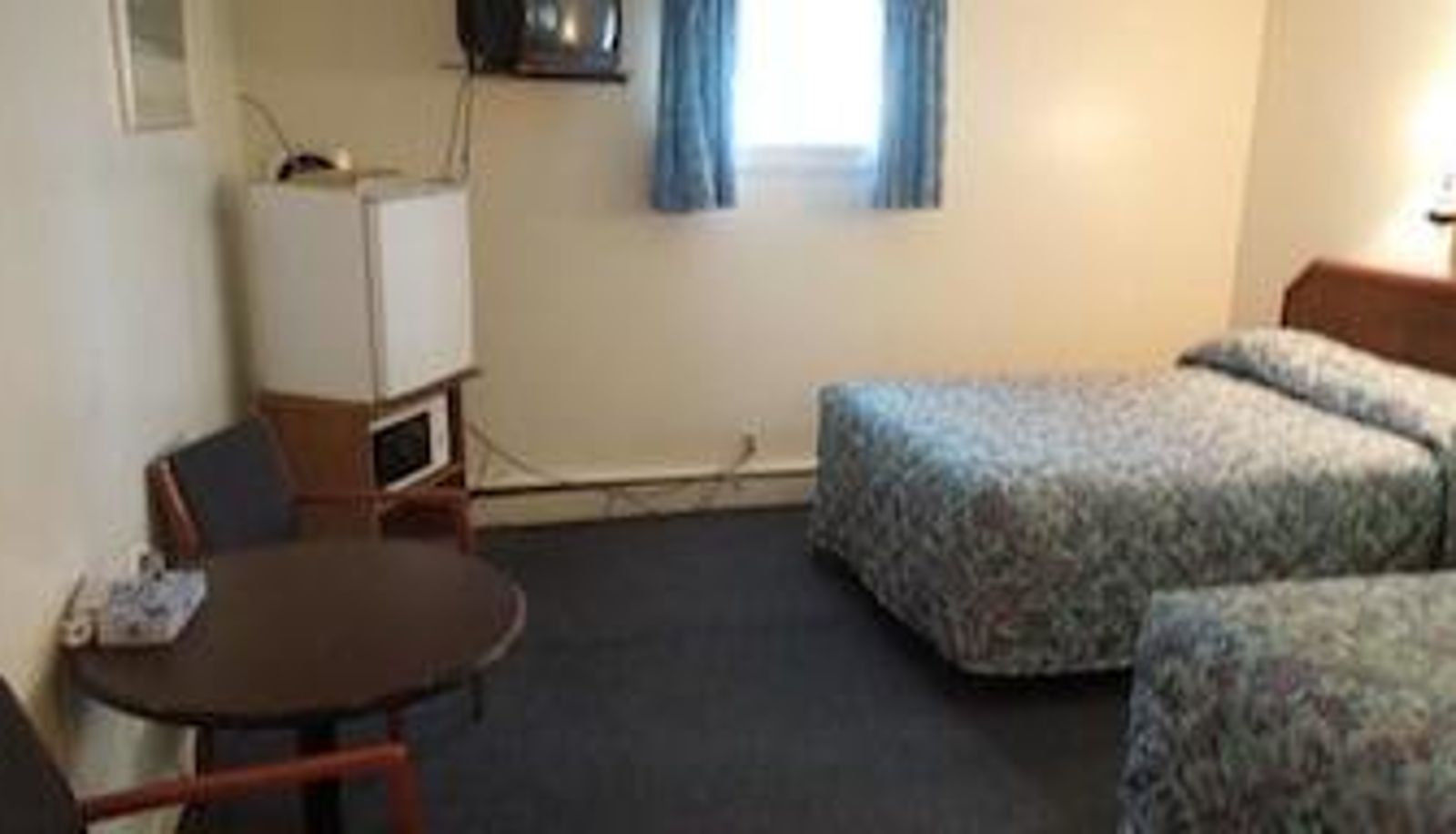 Standard room - Pine Haven Motel