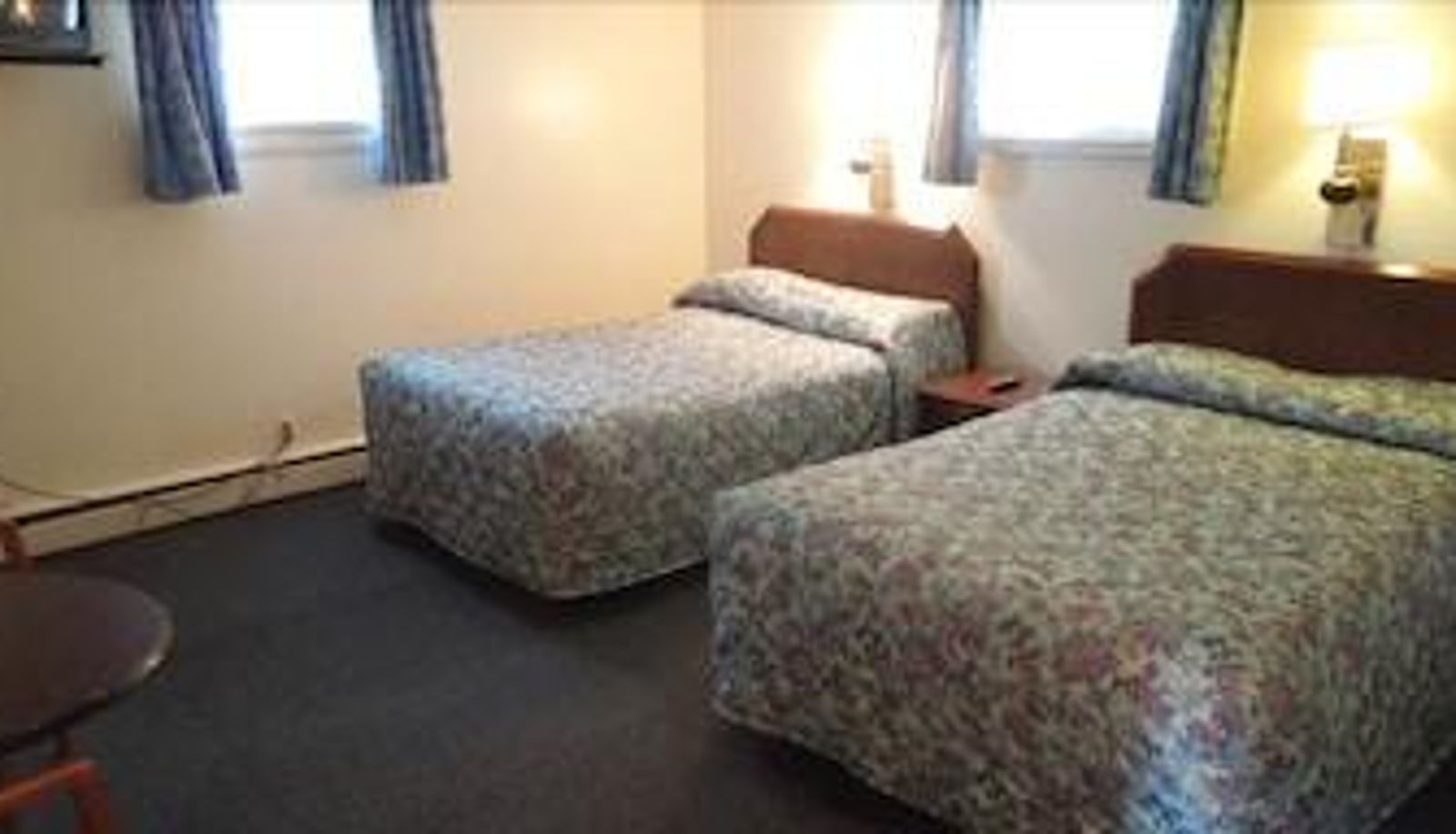 Standard room - Pine Haven Motel