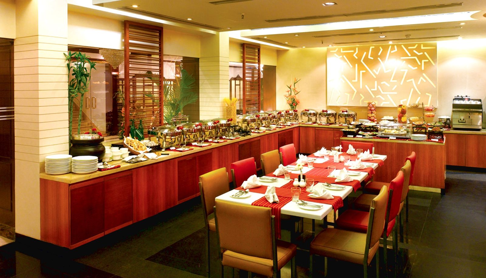 Breakfast room within the restaurant - Kenilworth Hotel Kolkata
