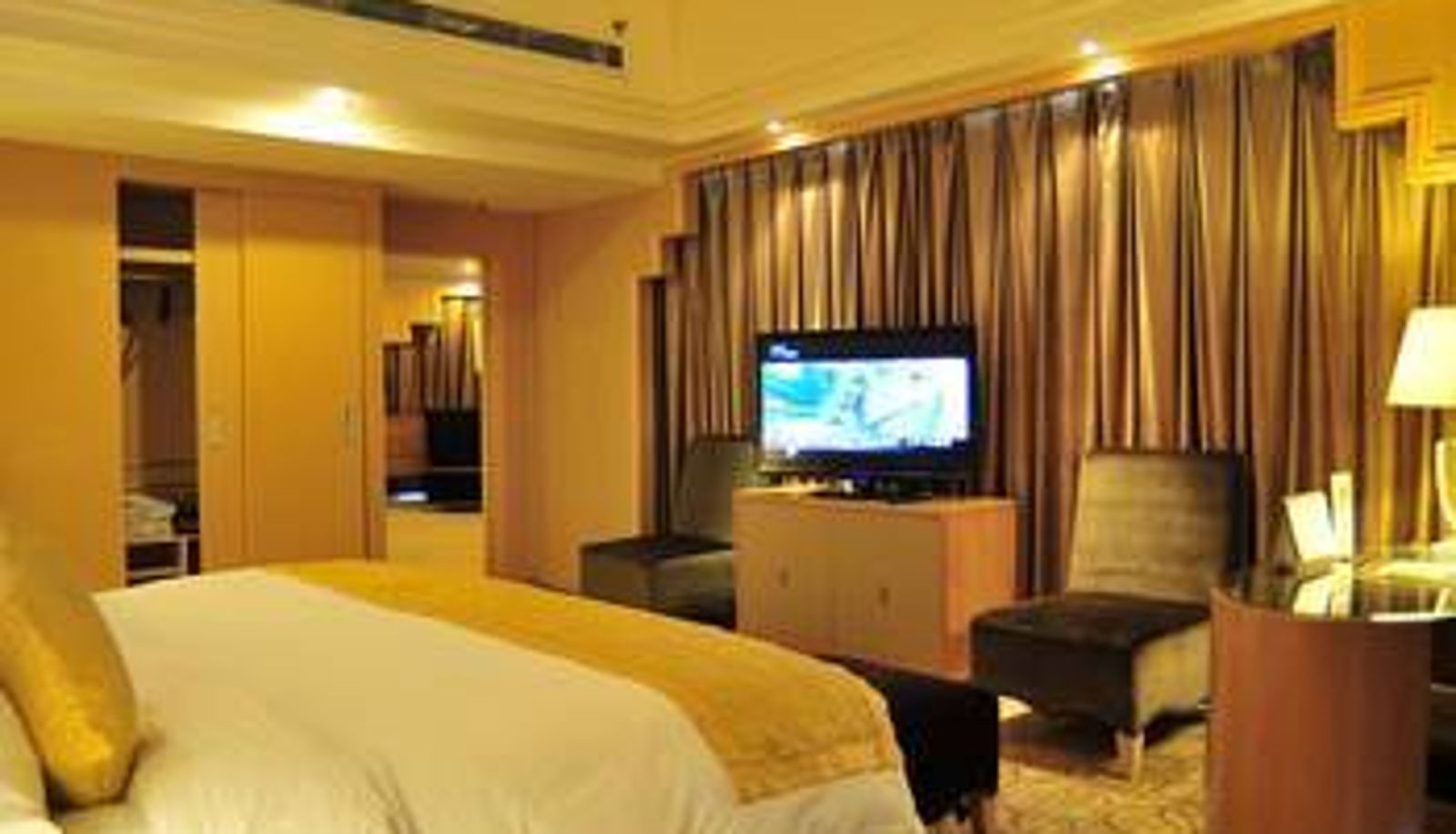 Camera - Kolam Gloria Plaza Hotel