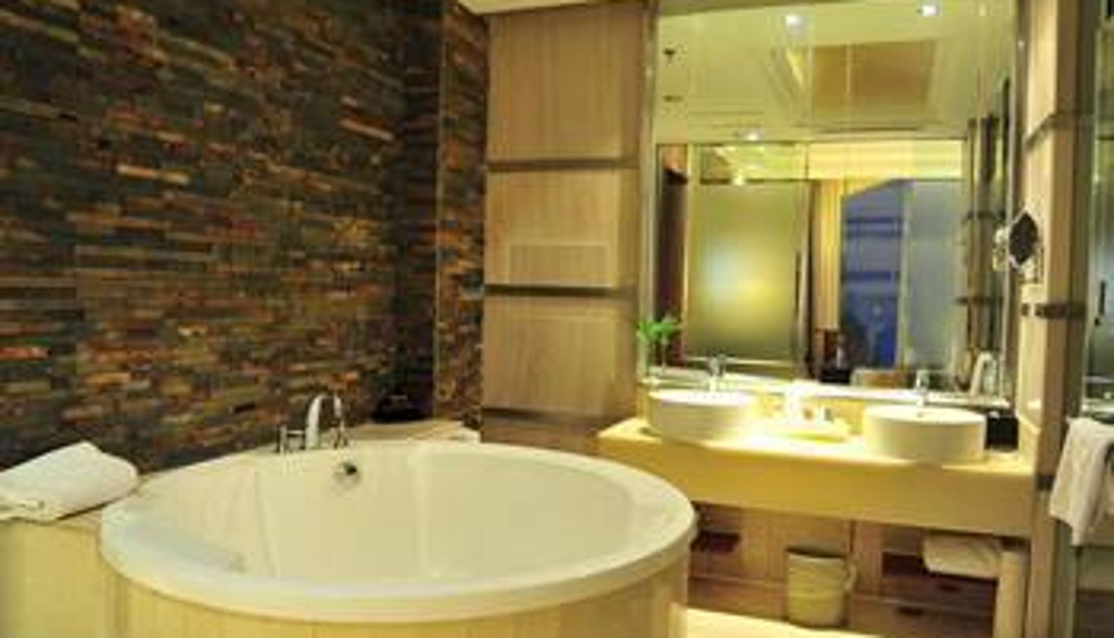 Zimmer - Kolam Gloria Plaza Hotel