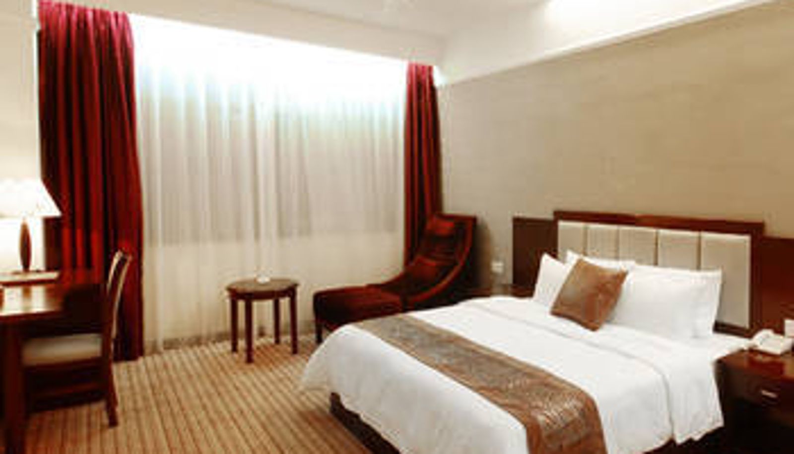 Room - Golden Jazzy Hotel