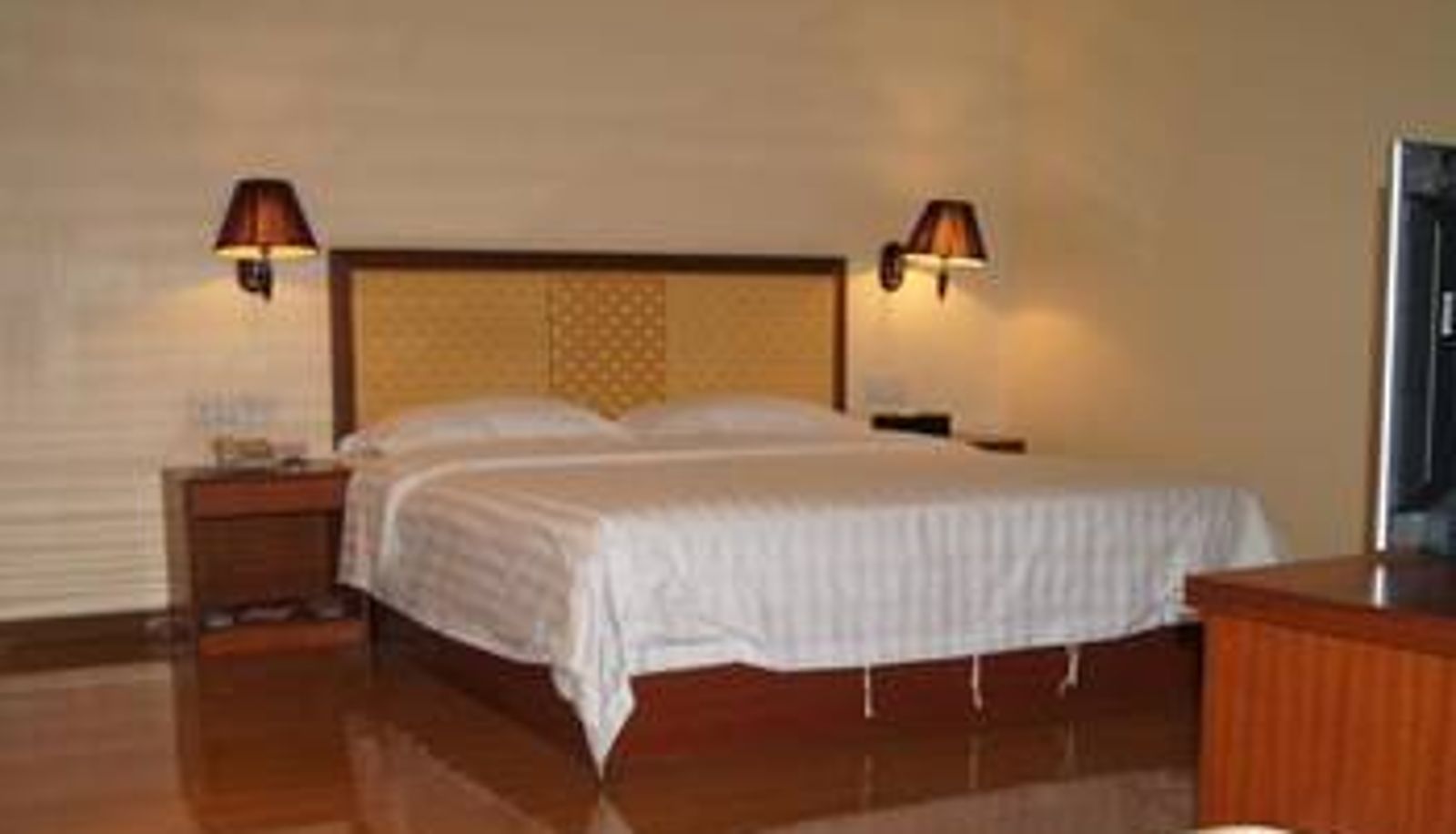 Kamer - Yutai Business Hotel (Zhangmutou Branch)
