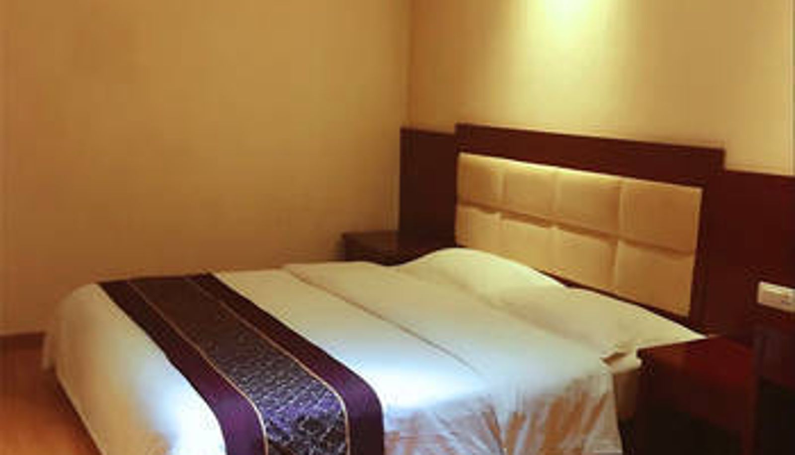 Chambre - Moma Hotel (Rainbow Store)
