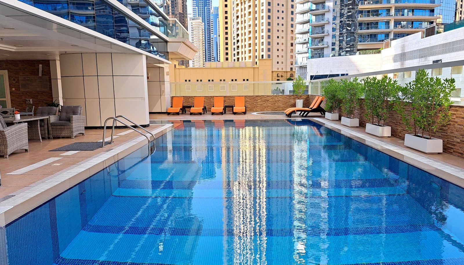 Pool - Barcelo Residences Dubai