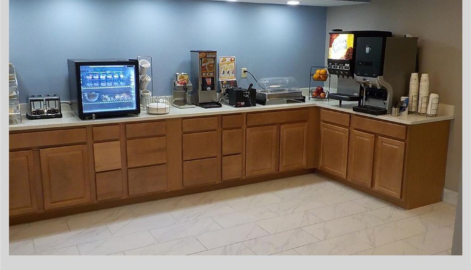 Restaurant - SureStay Plus Hotel by Best Western Indianapolis Northeast