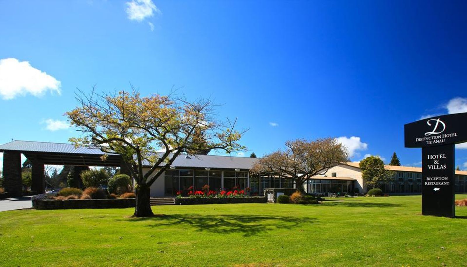 Info - Distinction Te Anau Hotel and Villas