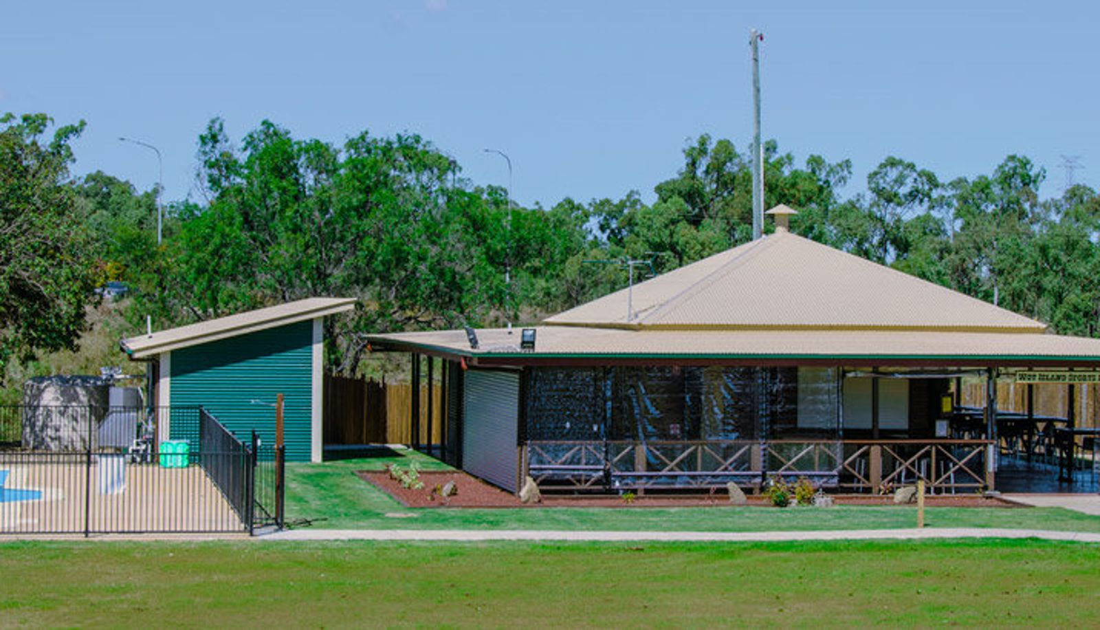 Bar - Nebo Junction Accommodation Village