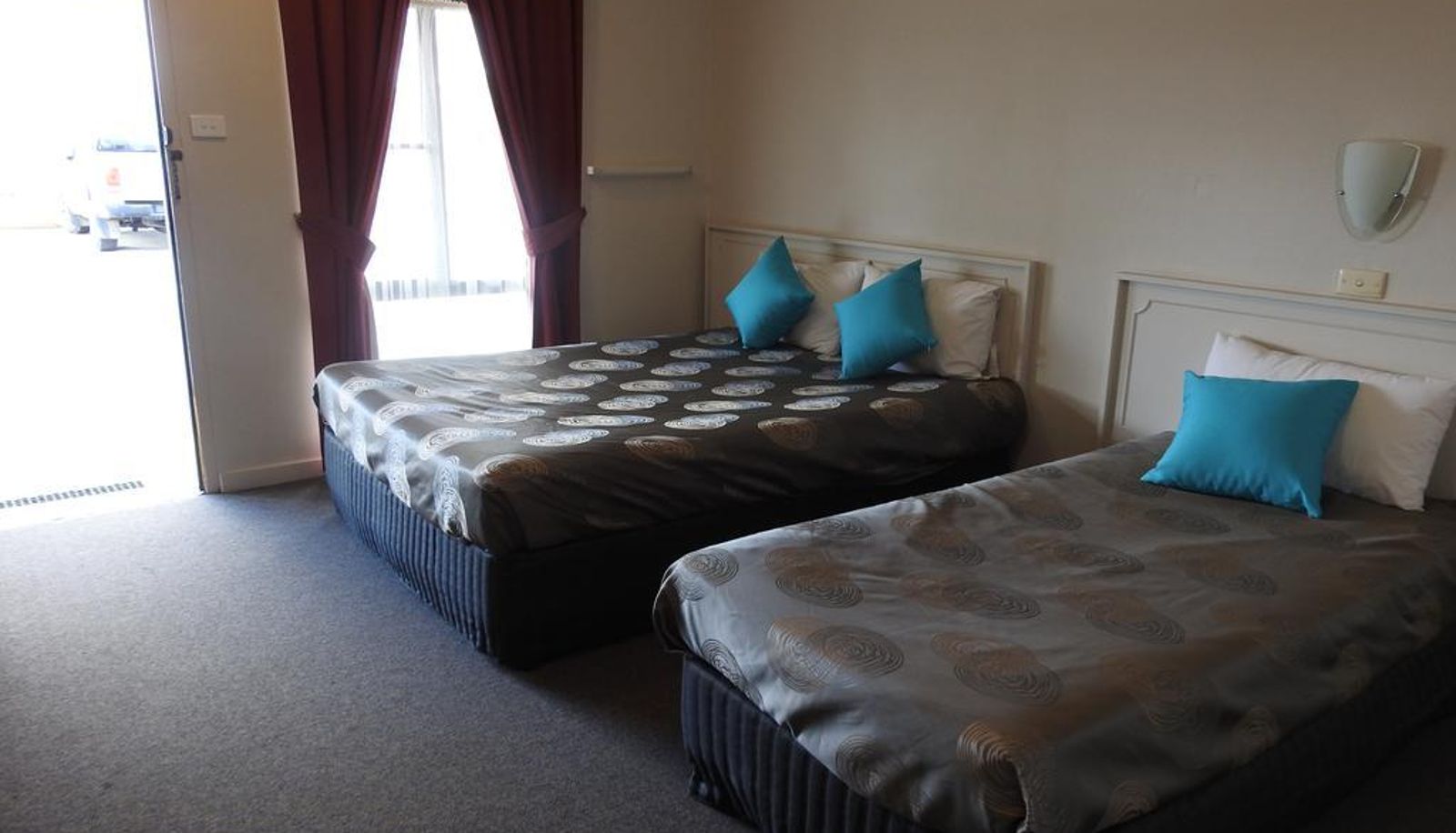 Informacje - The Argent Motel Broken Hill
