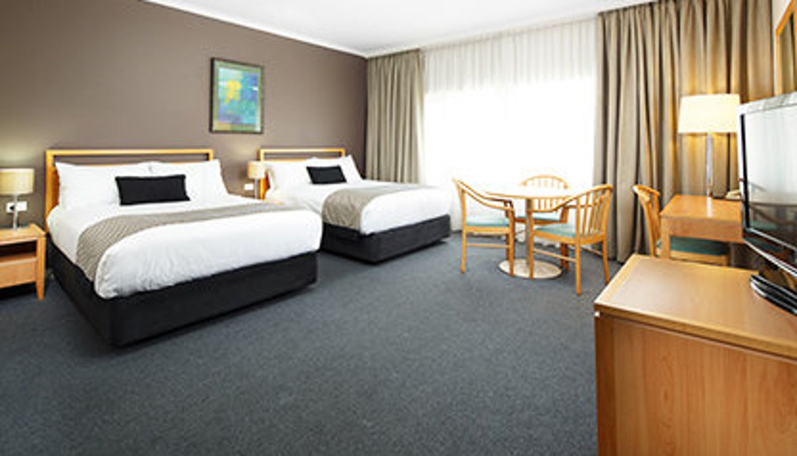 Informacje - The Woden Hotel