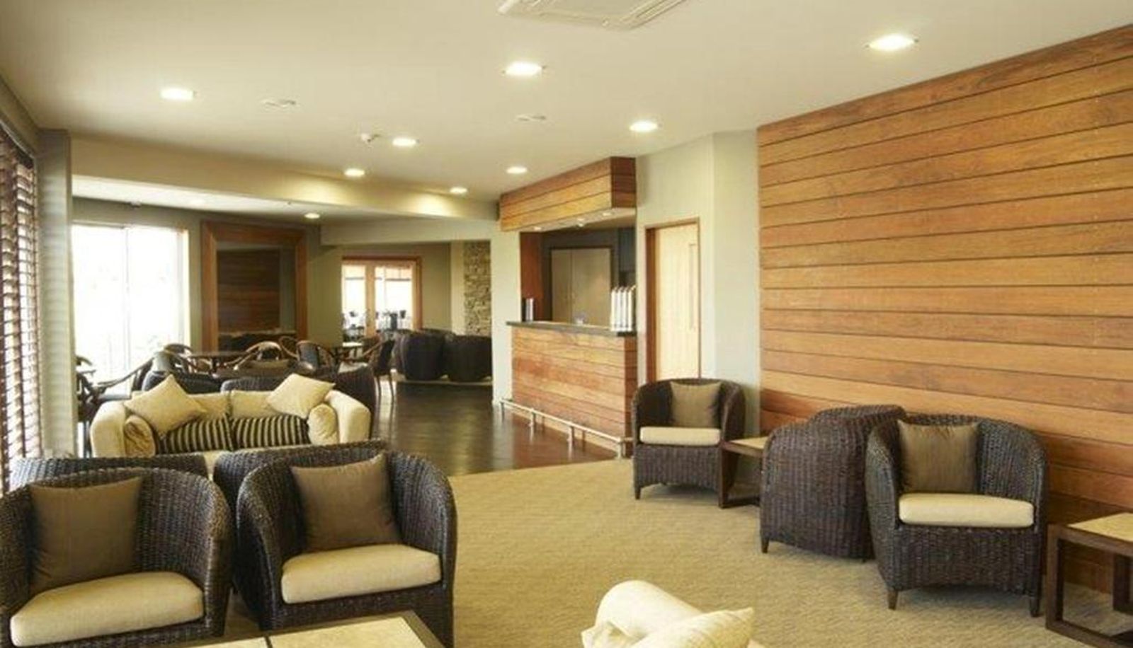 Info - Distinction Luxmore Hotel