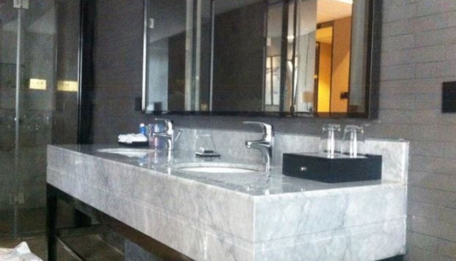 Bathroom - E Hotel