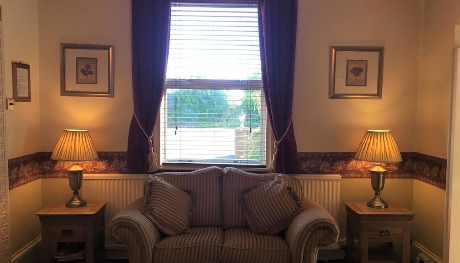Hall - Watermead Guest House