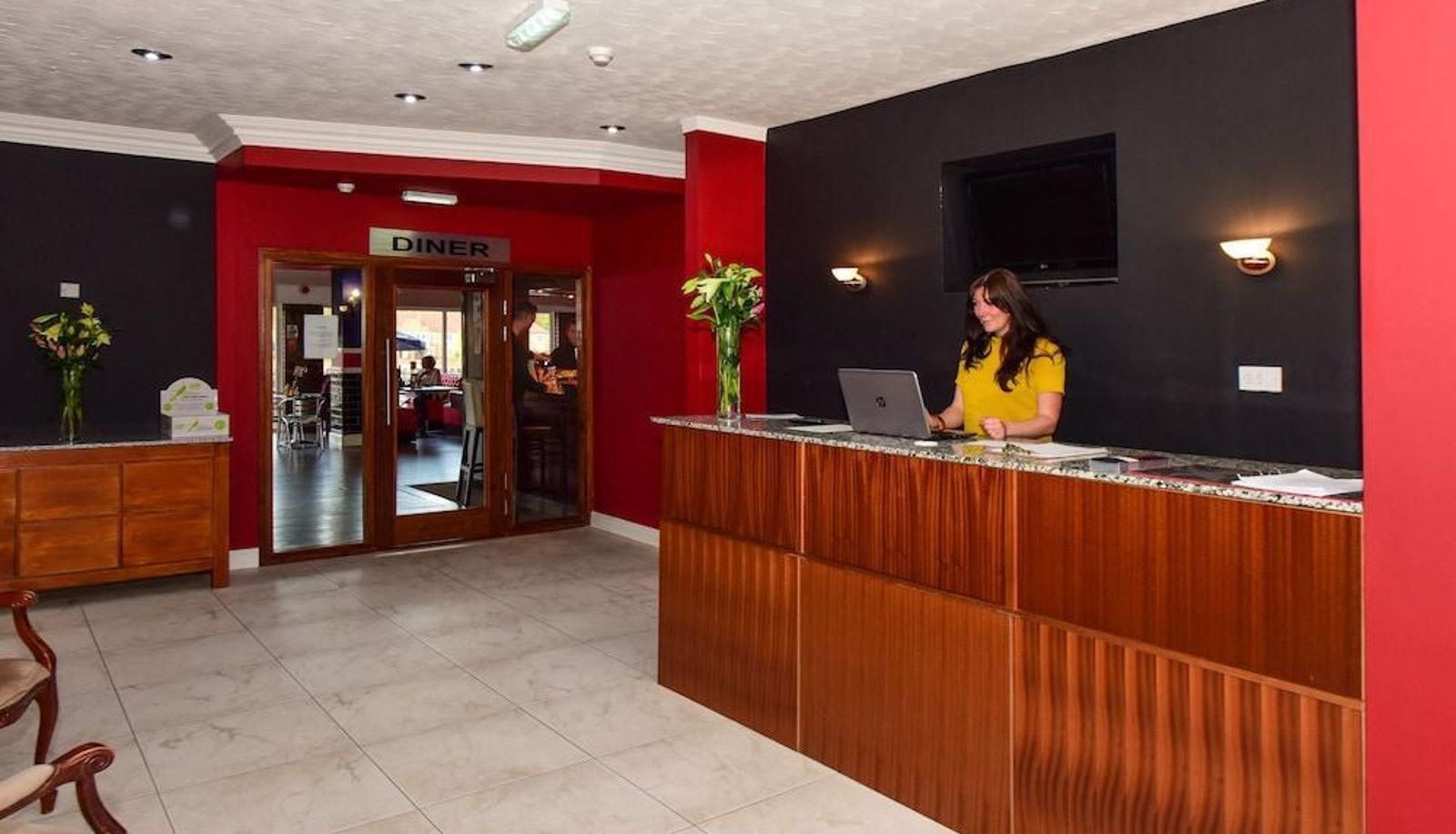 Recepcja - Rivers Hotel