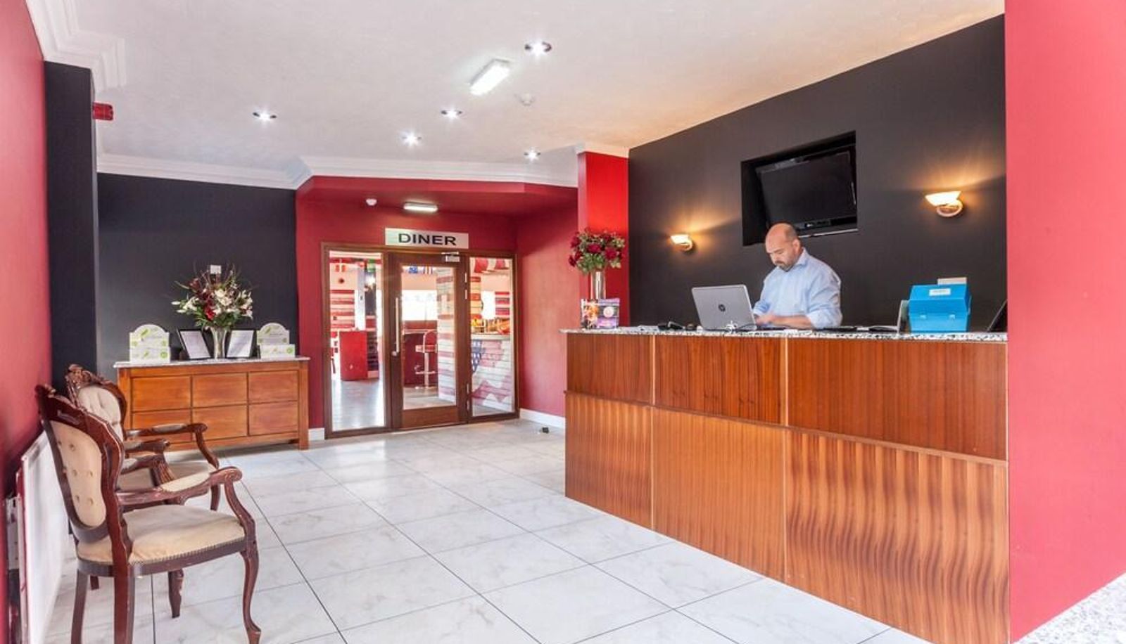 Recepcja - Rivers Hotel