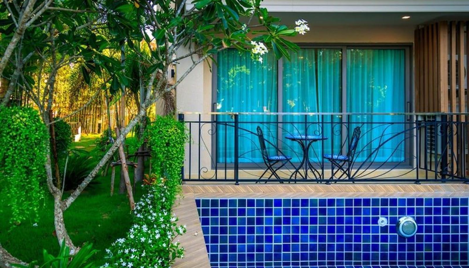 Room with balcony - City Garden Tropicana
