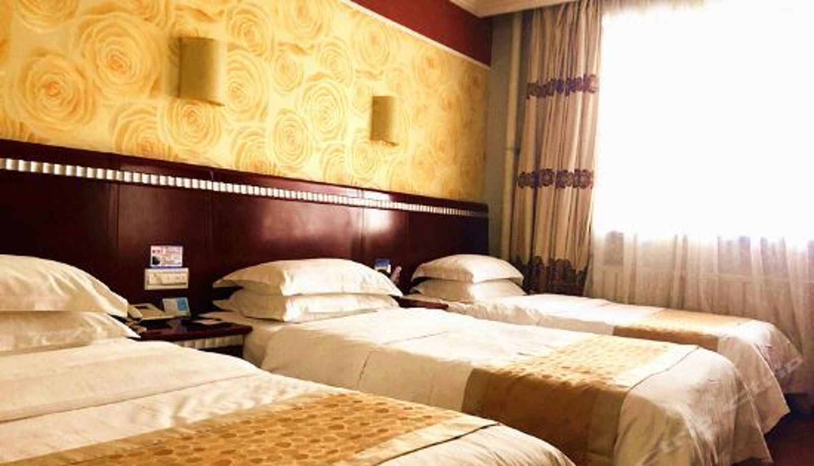Dreibettzimmer - Taxinan Hotel
