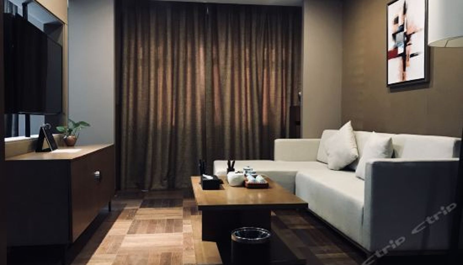 Suite - Golden Apple Hotel