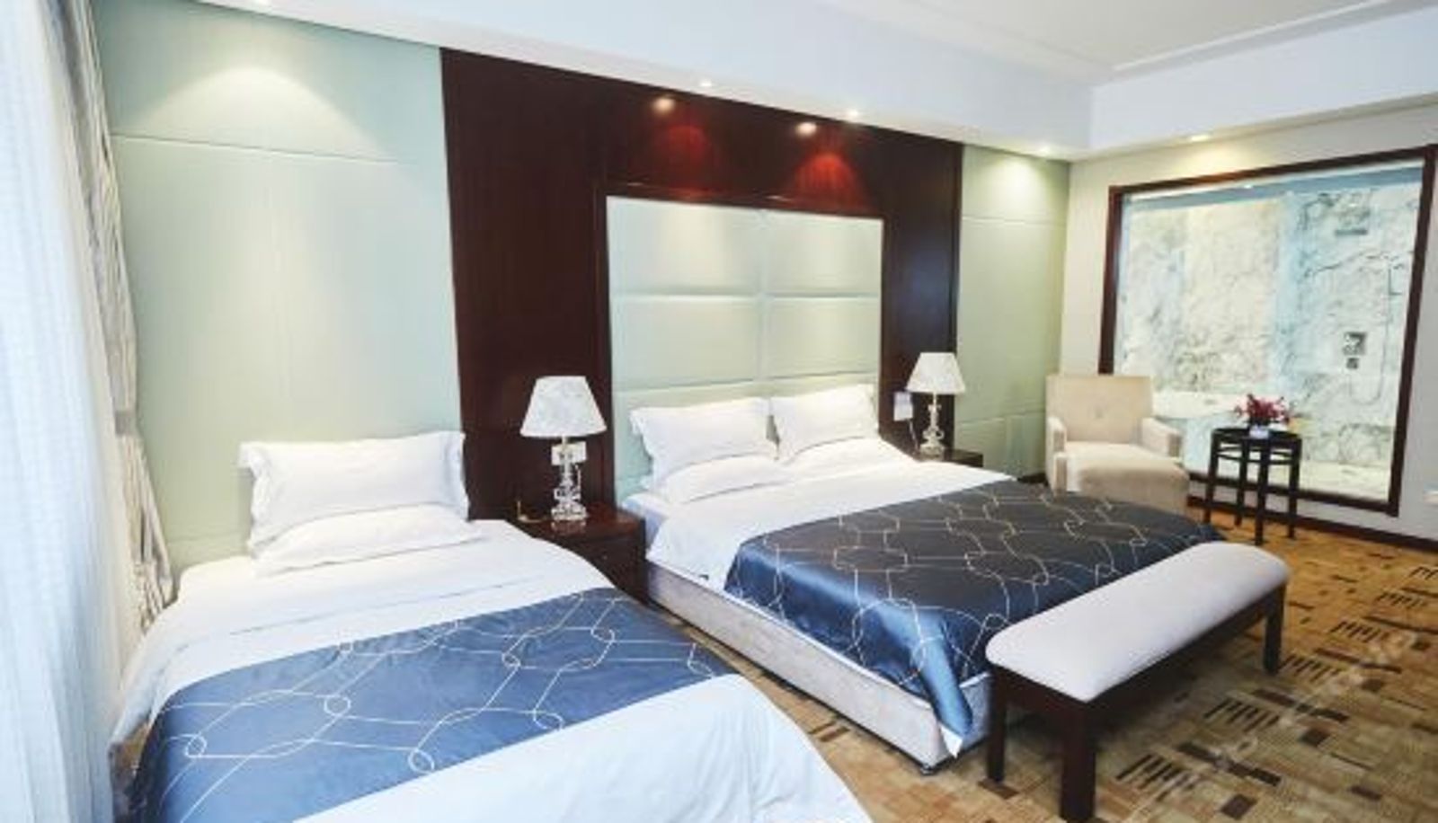 Business room - Chonpines Hotel (Zhangjiakou Bus Station)