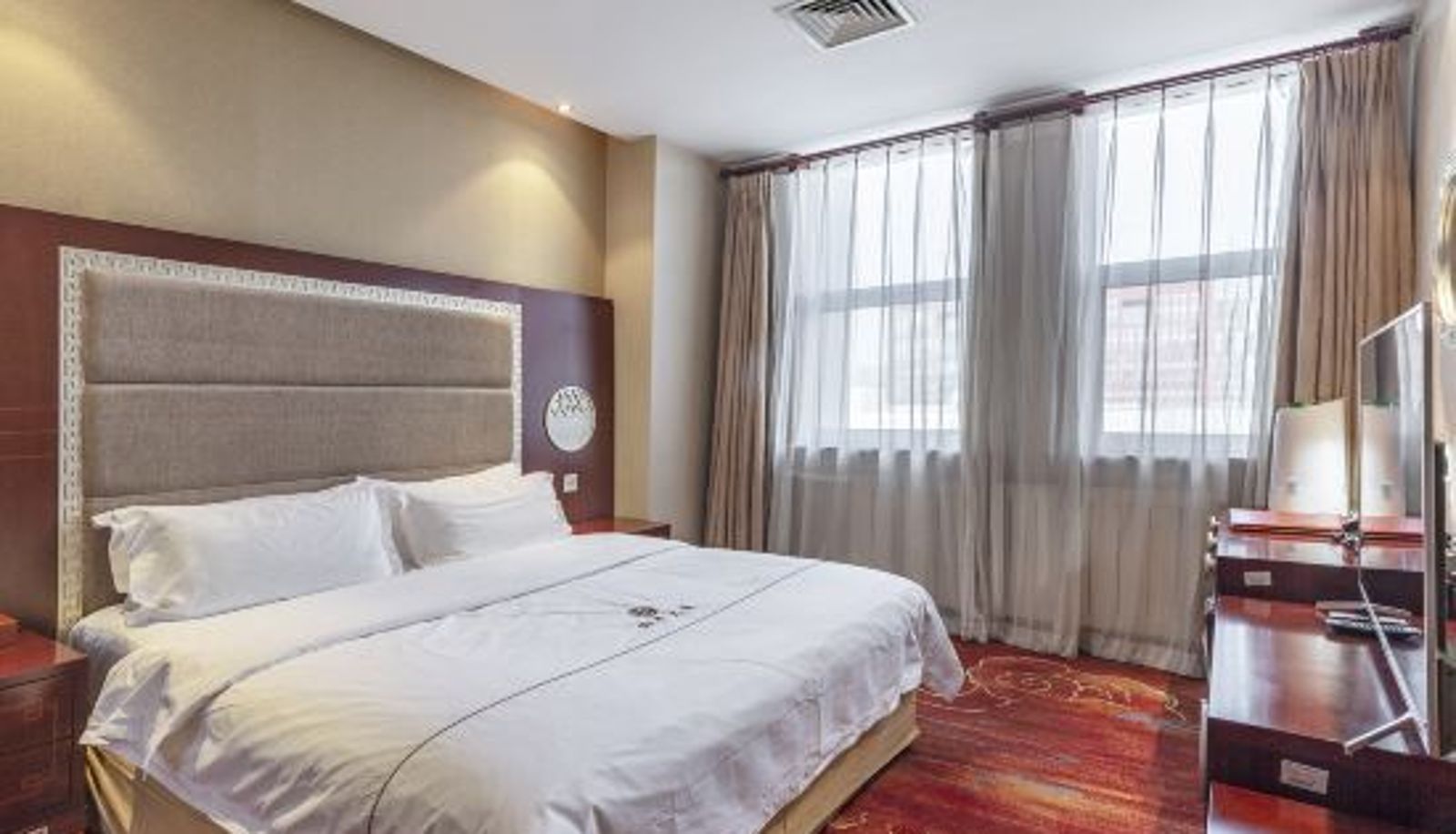 Suite - Haifeng Building